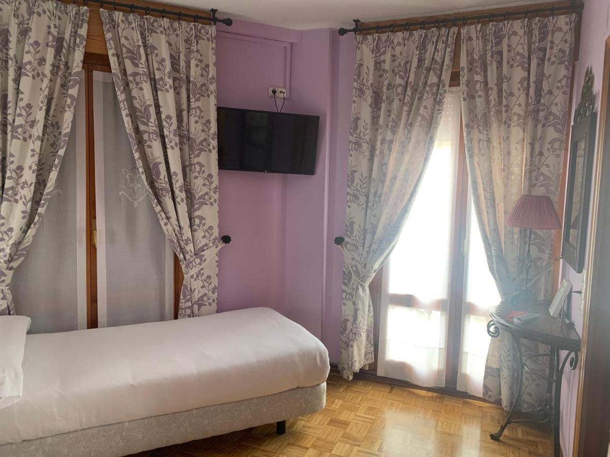 Hostal Docar Lerma Exteriör bild