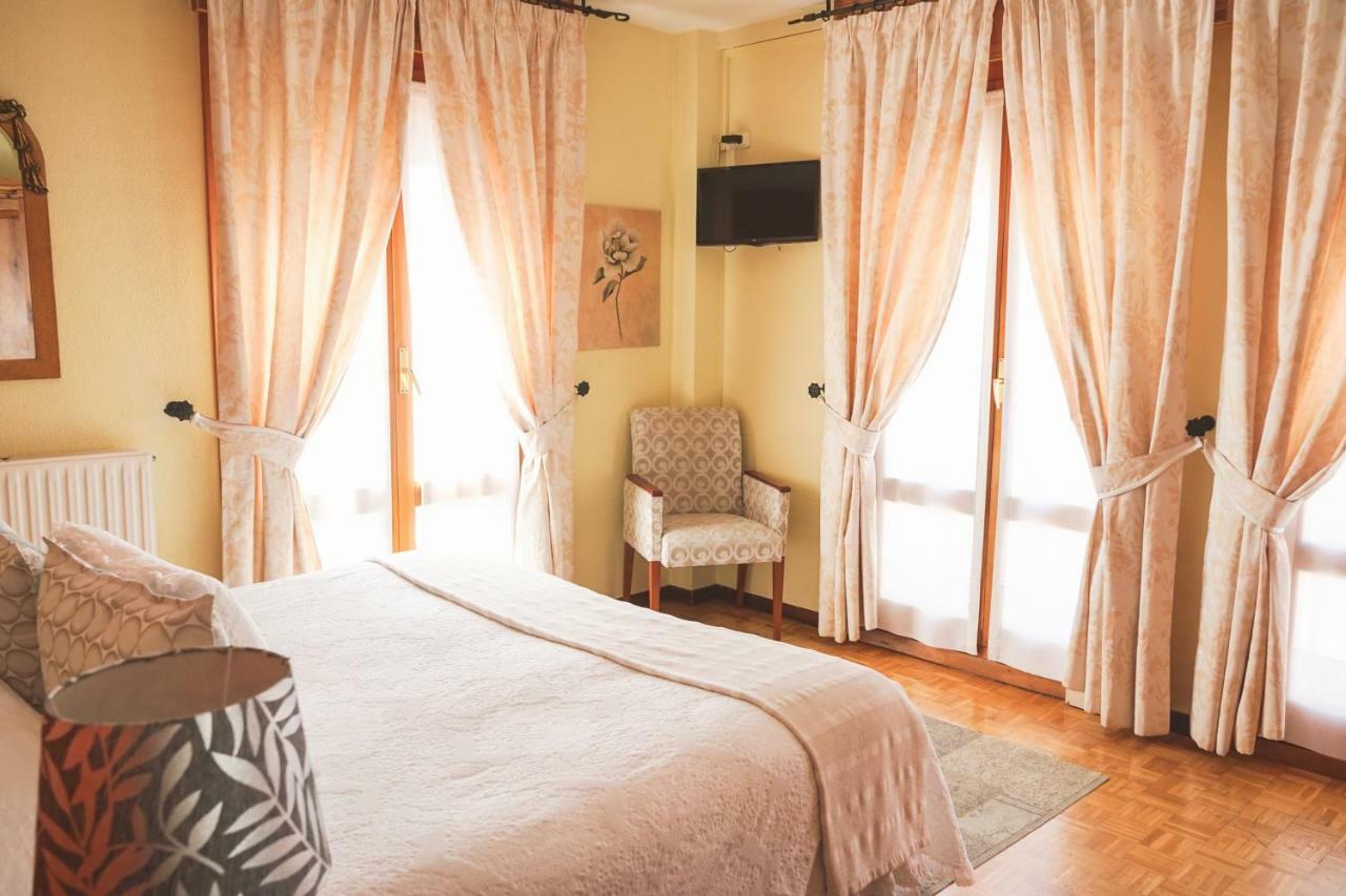 Hostal Docar Lerma Exteriör bild